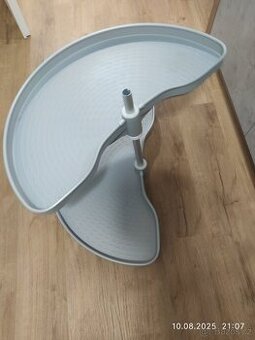 Otočné police do kuchyňské linky