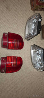 Prodám na SEAT Alhambru 2001 světla halogeny a díly