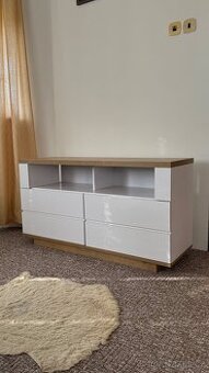 TV stolek