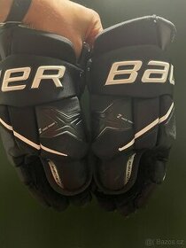 Hokejové rukavice Bauer 2x pro