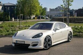 Porsche Panamera 4S 4.8 PDK GTS Packet