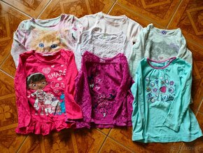 Dívčí oblečení (vel. 110)