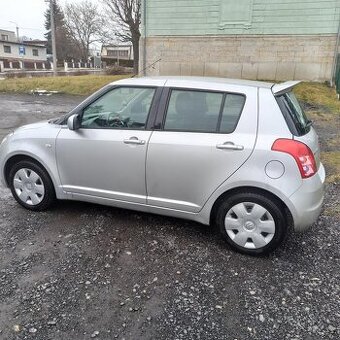 Suzuki Swift Club 1.3 68 kW