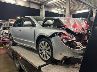 Vůz na náhradní díly Škoda Superb 2 sedan 2013 CFFB PBF LA7W - 1