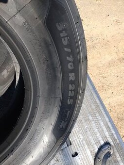 Pneumatiky MICHELIN 315/70R22.5 - NOVÉ - 2 přední vodící