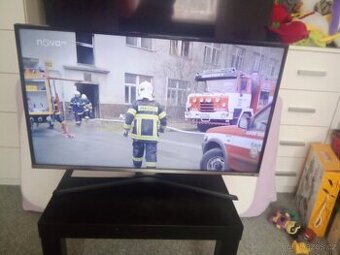 Televize Samsung uhl80