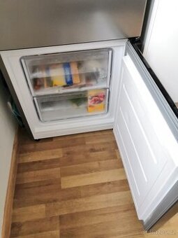 Chladnička s mrazákem Indesit, LR6 S2 X stříbrná