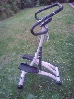Stepper stroj na nohy.