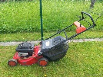 Sekačka Castelgarden Trend TDL 484 TR s pojezdem
