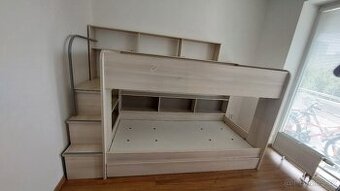 Patrová postel se schody