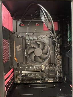 Prodám základní desku Gigabyte s CPU Ryzen 3600 a mATX Case