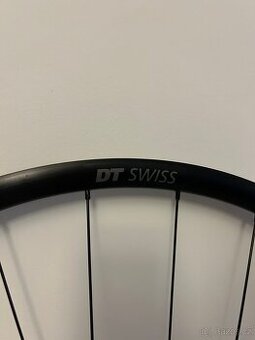 Zadní ráfek DT Swiss R470