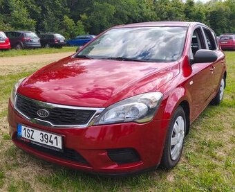 Kia Ceed 1.6 CRDi, rok 2010, najeto 171tis.km, po servise
