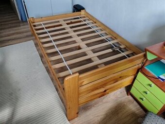 Rám postele za 900 Kč k dispozici do 28.8.