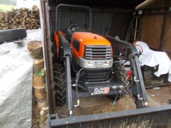 malotraktor kubota -kl 31s čelním nakladačem vymením