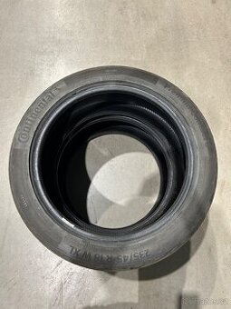 Letní 235/45 R18 98W Continental Premium Contact
