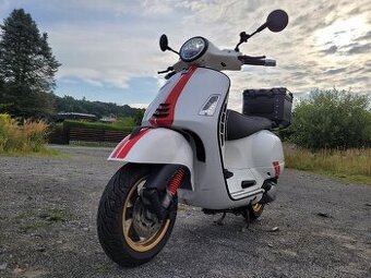 Vespa GTS 300 “Racing Sixties”