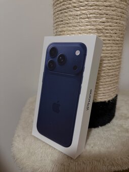 Apple iPhone 17 Pro 256GB modrý