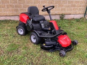 Zahradní traktor,rider Jonsered FR 2216 MA