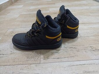 Chlapecké podzimní boty Adidas vel. 35