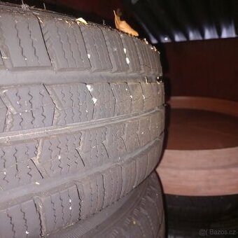 Prodám pneu zimní nexen 195 70 15c plus alu zesílené 5x112
