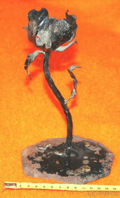 Svícen kov železo jednoramenný růže retro cca 1970