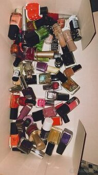 50ks laku na nehty + další příslušenství