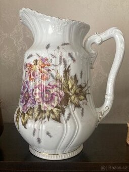 Porcelánový džbán