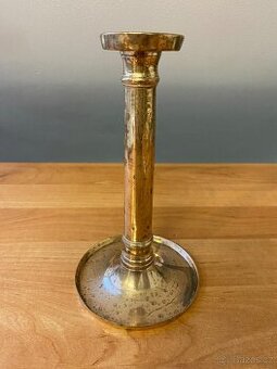 Sběratel nabízí staré mosazné svícny
