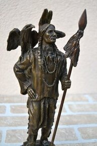Bronzová socha - INDIÁN - INDIÁNSKÝ NÁČELNÍK