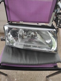 Pravé přední světlo Škoda Octavia I