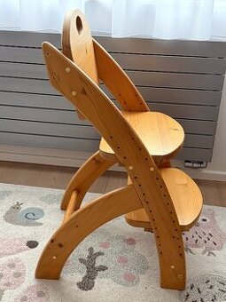 Rostoucí židle dřevěná