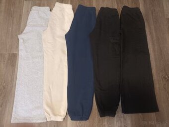 Dívčí zateplene tepláky 146/152 zn. H&M