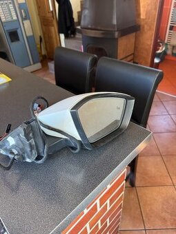 3V0 857 934 - Přední pravé zrcátko Superb 3