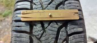 Celoroční pneu 165/70R14 Barum (73)