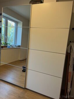 Posuvné dveře IKEA PAX – bílé + zrcadlo, 200×235 cm
