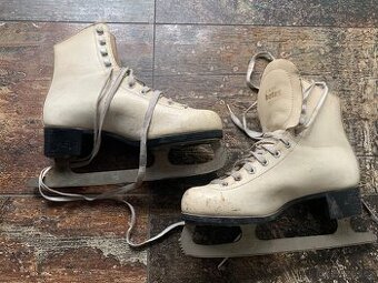 Retro dámské brusle Botas, vel. 37 EUR, stélka 25 cm
