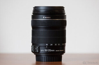 CANON EF-S 18-135mm f/3.5-5.6 IS