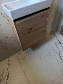 Kopelnov skřinka pod umyvadlo