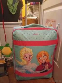 Pěkný kufr na kolečkách - 1