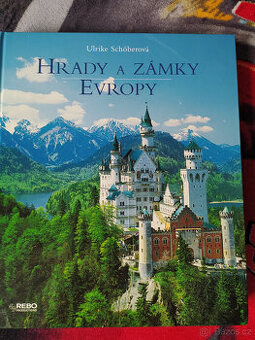 kniha - Hrady a Zámky Evropy
