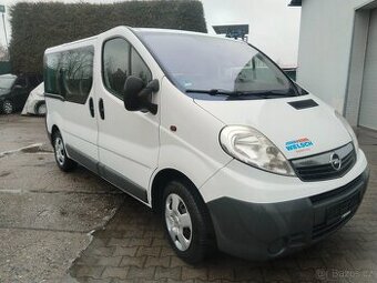 Opel vivaro 2,0cdi,9 míst, klima,doložené km