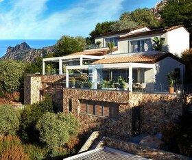 Prodej dvou samostatně stojících vil, Li Cossi, Sardinie