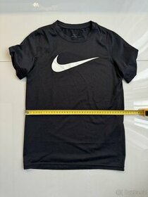 chlepecke tricko Nike velikost M (140-150cm)