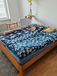 Manželská postel z masivu - 160 x 200 cm
