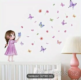 Samolepka do bytu - holčička s motýli