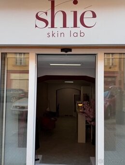 Přenechání nového salonu v Praze – plně vybavený