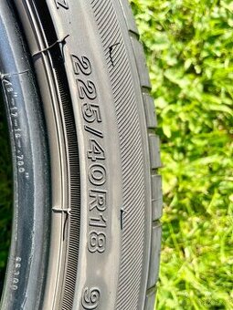 225/45 18