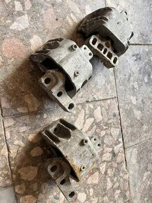 Prodam silentblock ulozeni motoru VW Audi Škoda Seat