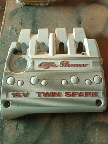 Kryt motoru Alfa Romeo